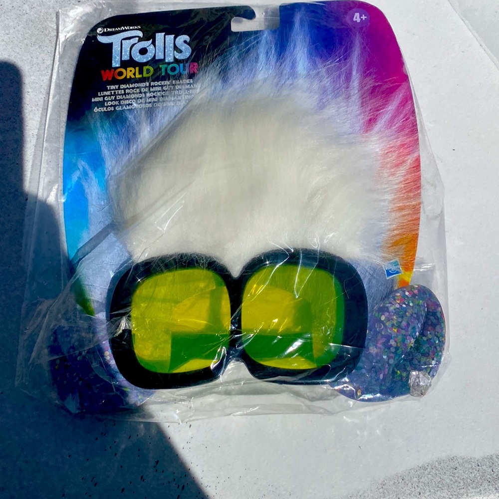 Trolls tiny diamond shades
